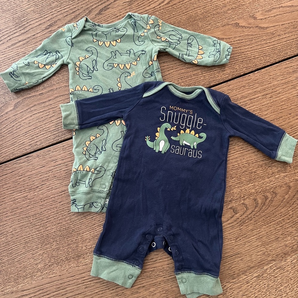 Carters lounger onesies set 3month
